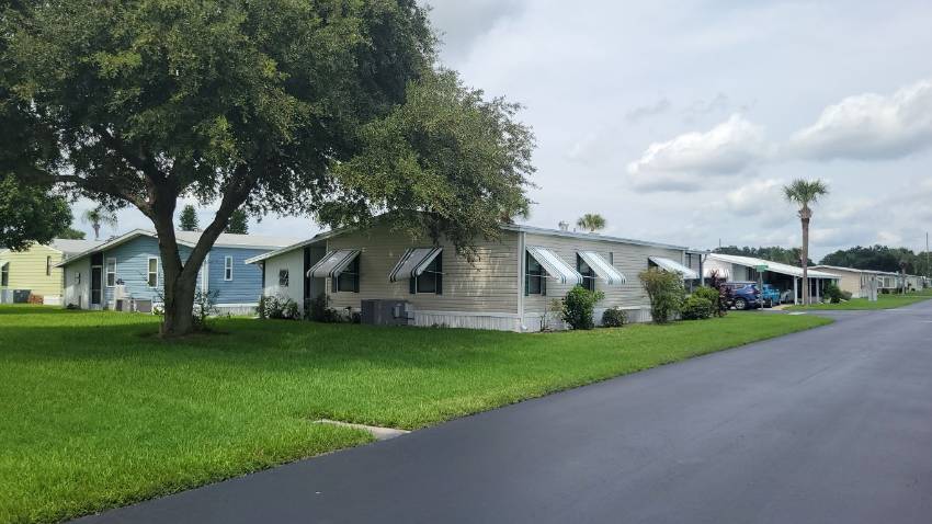 119 Lake Hazel Drive a Winter Haven, FL Mobile or Manufactured Home for Sale